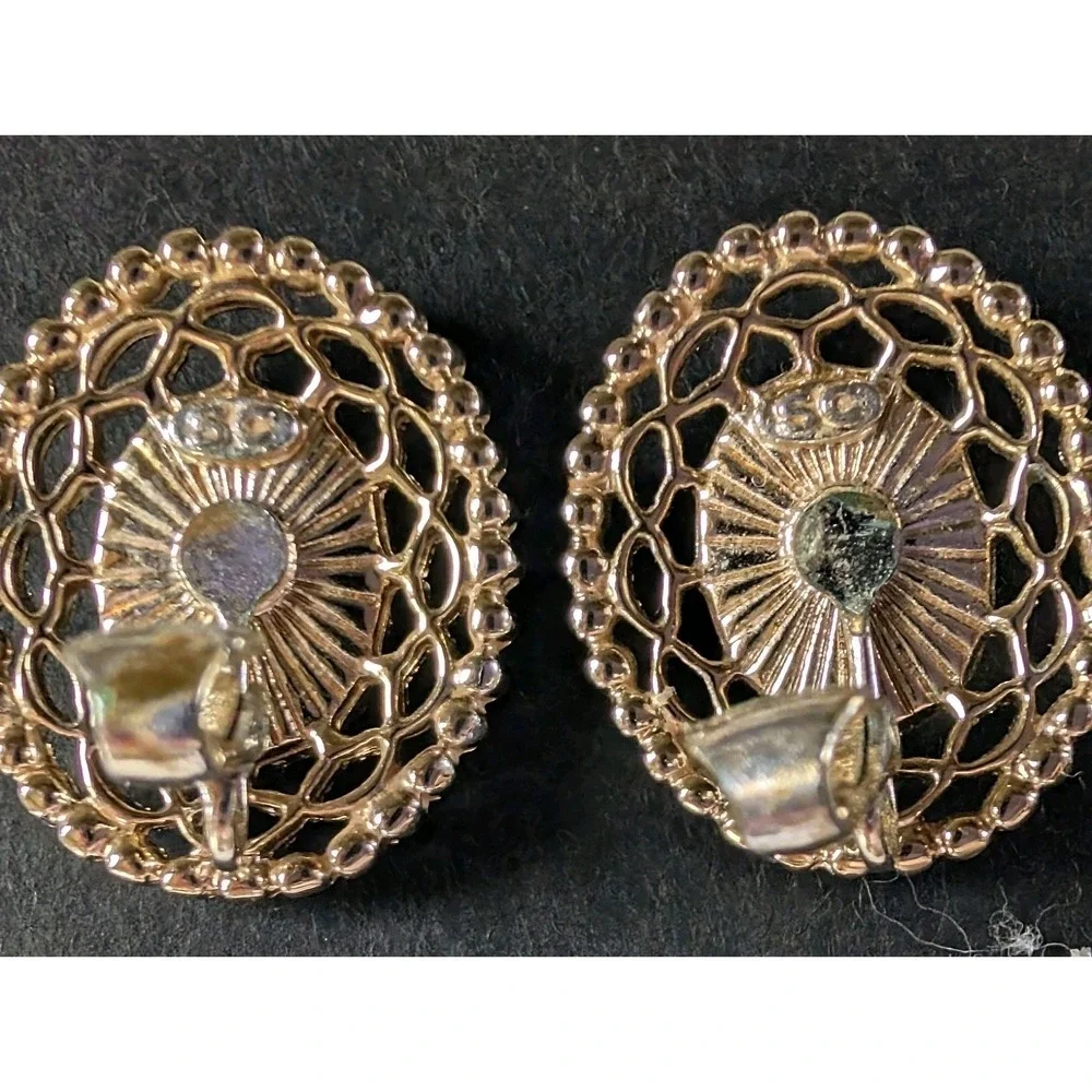 Vintage Sarah Coventry Blue Cameo Oval Pin Brooch Clip On Earring Set Filigree